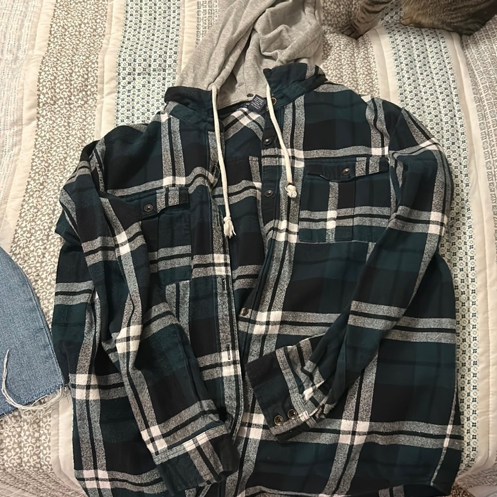 Size L green flannel hooded jacket